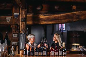 Wine cellar, Mother and daughter, Bündner Herrschaft, Maienfeld, Salenegg Castle, Wine tasting
