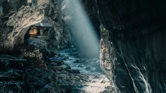 Incidence of light in the gloomy Tamina Gorge