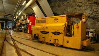 Platform in the Gonzen mine with yellow train