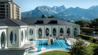 Tamina Therme_outdoor_pool_summer